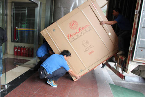 新竹镇钢琴贵重工艺品无忧运